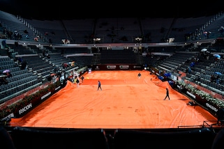Tennis, Internazionali d'Italia: out Wawrinka, match di Cecchinato rinviato per pioggia