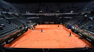 Tennis, Internazionali d'Italia: out Wawrinka, match di Cecchinato rinviato per pioggia