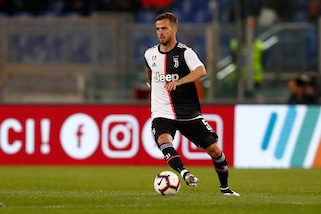 Juve, in tre su Pjanic. Ma non è detto che vada via