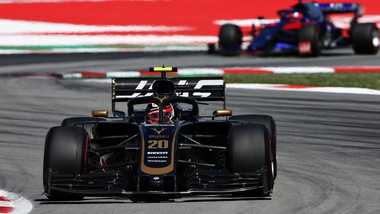 F1, test Barcellona: avanti Magnussen, Fuoco secondo