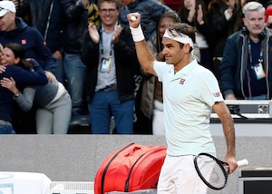 Coric s'illude, Federer gli strappa i quarti degli Internazionali