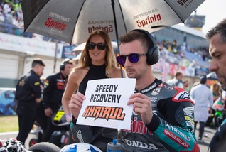 Le Mans, McPhee prende la pole in Moto3