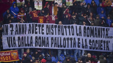 A Reggio Emilia continua la contestazione dei tifosi della Roma