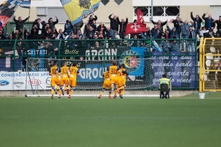 Playoff, la Carrarese si butta via: il Pisa rimonta fino al 2-2