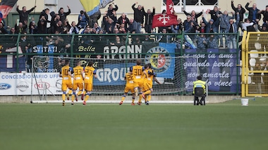 Playoff, la Carrarese si butta via: il Pisa rimonta fino al 2-2