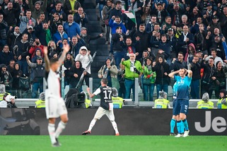 Juventus, Mandzukic evita la sconfitta. Atalanta a un passo dalla Champions