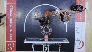 Cremona e Venezia vincono gara-1 dei play-off