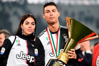 "Cristiano Ronaldo e Georgina, la vita a Torino tra dieta e pisolini"