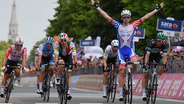 Giro d'Italia: decima tappa a Demare. Conti resta in rosa