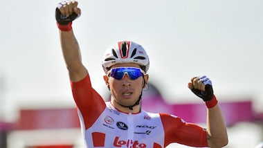 Giro: a Novi Ligure vince Ewan, Viviani si ritira