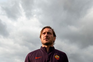 Totti annuncia il documentario dedicato a lui nella sua vecchia scuola