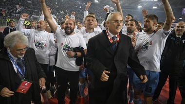 Festa a Formello, Lotito ai tifosi: «Inzaghi rimane alla Lazio»