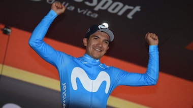 Carapaz vince la 14ª tappa del Giro d'Italia e conquista la maglia rosa