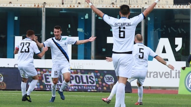 Play out Bisceglie in finale con la Lucchese. Retrocede la Paganese