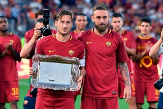 Totti: "De Rossi? Giocatore universale, da subito aveva un passo diverso da tutti"