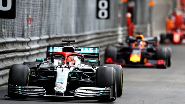 Hamilton vince a Monaco davanti a Vettel. Ritiro per Leclerc