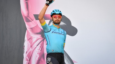 Giro, Cataldo vince la 15ª tappa. Nibali accorcia in classifica