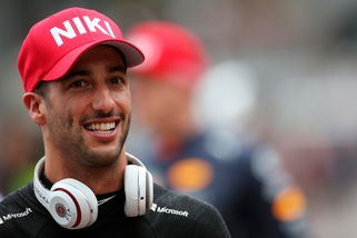 Renault, Ricciardo: "Dobbiamo raggiungere il livello della McLaren"