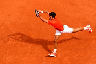 Djokovic avanza al secondo turno del Roland Garros: Hurkacz ko
