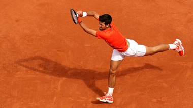 Djokovic avanza al secondo turno del Roland Garros: Hurkacz ko