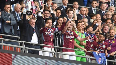 Aston Villa promosso in Premier League: il Derby di Lampard resta in Championship