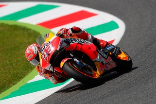 Mugello: pole per Marquez, Valentino Rossi 18esimo