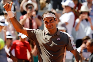 Federer domina Mayer ed approda ai quarti del Roland Garros