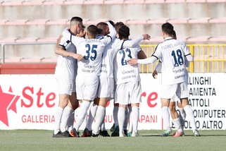 Cavese, Favasuli e De Rosa rinnovano fino al 2020