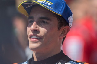 Marquez in cielo: evoluzioni in volo col campione