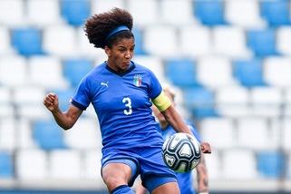 Mondiali femminili: comanda la Francia, l'Italia paga 40,00