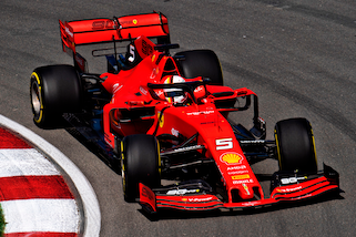 Vettel precede Leclerc: Ferrari davanti nelle terze libere