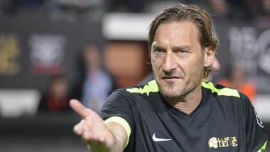 Totti: "Sento tante ipotesi, a breve comunicherò le mie scelte alla Roma"