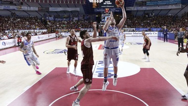 Basket, Serie A: Sassari vola su Venezia