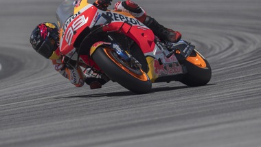 Gp Catalogna: Lorenzo cade e tira giù anche Rossi e Dovizioso