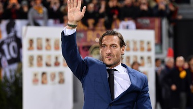 Totti annuncia la conferenza stampa: "Domani al Coni alle 14"