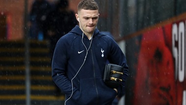 Mirror: "Juve, sfida con il Napoli per Trippier"