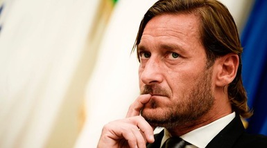 Totti: “Mi dimetto dal mio ruolo nella Roma”