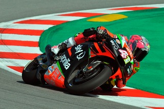 Aprilia, Espargarò: microfrattura al femore, inizia il recupero