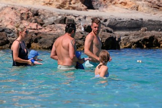 Ramsey sotto il sole di Ibiza: prima la vacanza, poi la Juve