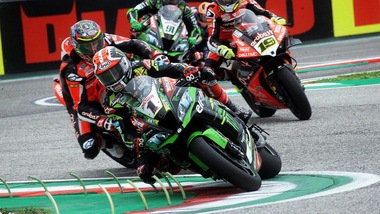 SBK Misano, van Der Mark cade ma domina le seconde libere