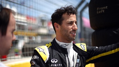 Gp Francia, Ricciardo penalizzato: è undicesimo