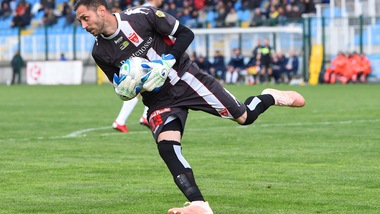 Reggina, ufficiale l'arrivo di Guarna