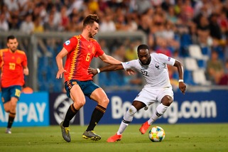 La Spagna vola in finale battendo facilmente la Francia. Fàbian Ruiz incanta Reggio Emilia