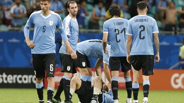 Coppa America, Suarez "elimina" l'Uruguay. Ai rigori fa festa il Perù