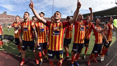 Lecce, ufficiale: preso il difensore romeno Benzar