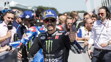 Assen: trionfa Viñales, poi Marquez. Rossi ko