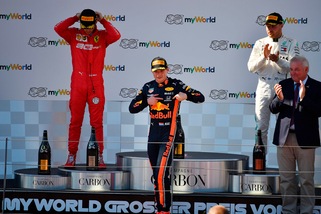 Leclerc: "Quel sorpasso non è sportivo". Verstappen: "Vittoria regolare"