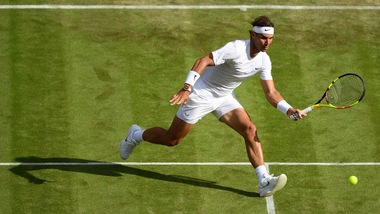 Wimbledon, Nadal facile, Kyrgios dà spettacolo. Federer col brivido