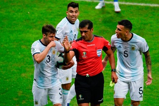 Coppa America, l'AFA presenta una denuncia alla Conmebol sull'arbitraggio di Zambrano
