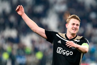 De Ligt, la Juve pressa l'Ajax per averlo in ritiro